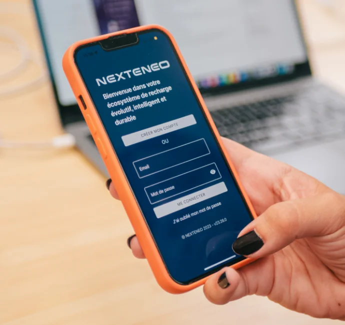 Inscription sur l'application mobile de pilotage des infrastructures de recharge Nexteneo