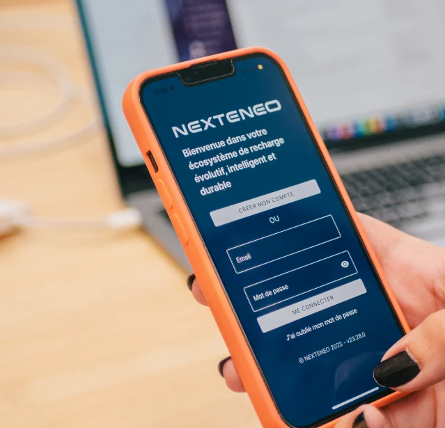 Connexion à l'application mobile de supervision du parc de bornes de recharge Nexteneo